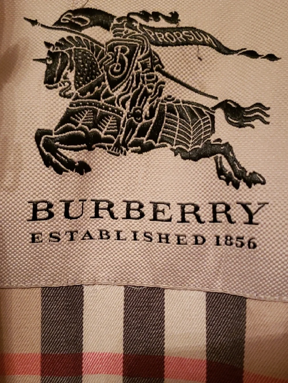 Burberry Beige Double-Breasted Trench Coat with Belt - Picture 3 of 13